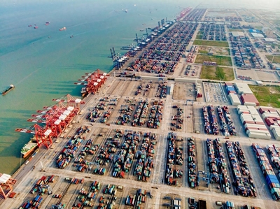 船價高企運價回落，1-7月港口內貿集裝箱量逆勢增長7.7%